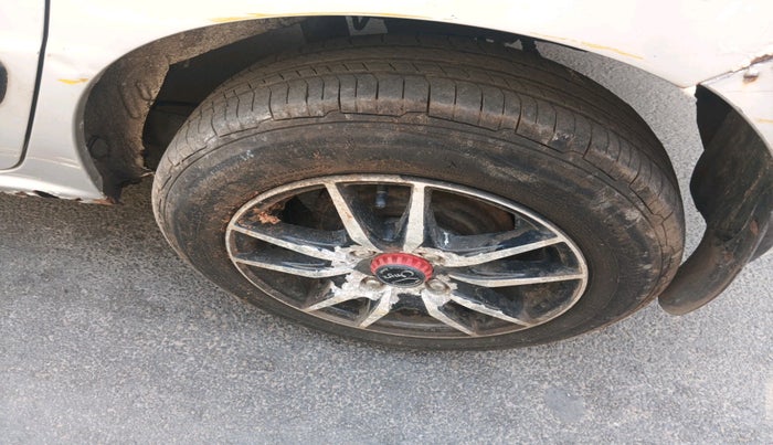 2007 Hyundai Santro Xing XO, Petrol, Manual, 98,107 km, tyre