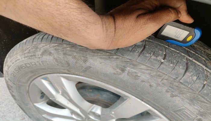 2017 Maruti Vitara Brezza ZDI PLUS, Diesel, Manual, 90,122 km, tyre