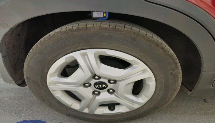 2021 KIA SONET HTX 1.5, Diesel, Manual, 1,48,255 km, tyre