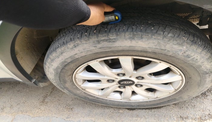 2016 Mahindra XUV500 W8 1.99, Diesel, Manual, 1,31,580 km, tyre