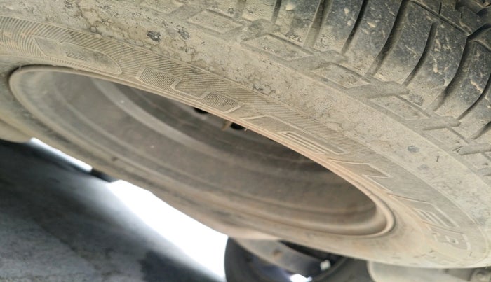 2016 Mahindra XUV500 W8 1.99, Diesel, Manual, 1,31,580 km, tyre