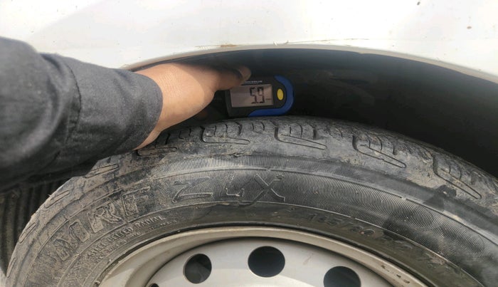 2014 Hyundai Eon ERA +, Petrol, Manual, 44,966 km, tyre