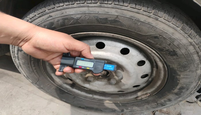 2014 Maruti Celerio LXI, CNG, Manual, 1,00,140 km, tyre