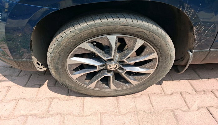 2020 Skoda Karoq STYLE 1.5 TSI AT, Petrol, Automatic, 82,584 km, tyre
