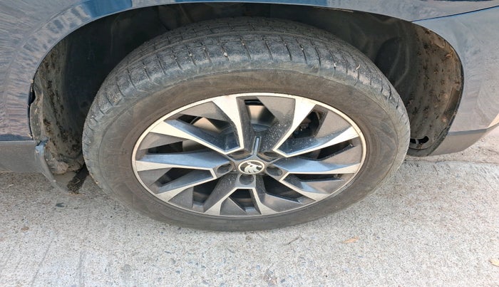 2020 Skoda Karoq STYLE 1.5 TSI AT, Petrol, Automatic, 82,584 km, tyre