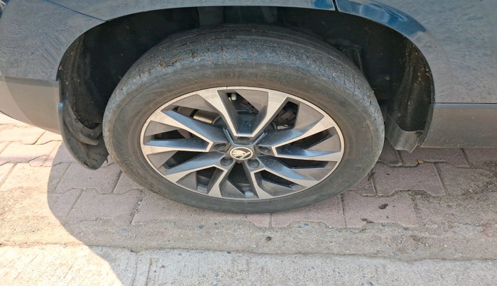 2020 Skoda Karoq STYLE 1.5 TSI AT, Petrol, Automatic, 82,584 km, tyre