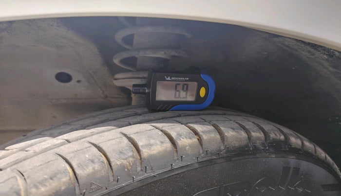 2017 Maruti Wagon R 1.0 LXI CNG, CNG, Manual, 1,02,017 km, tyre