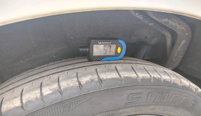 2017 Maruti Wagon R 1.0 LXI CNG, CNG, Manual, 1,02,017 km, tyre