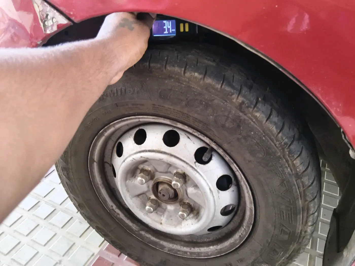 2012 Hyundai Eon D-LITE+, Petrol, Manual, 49,779 km, tyre