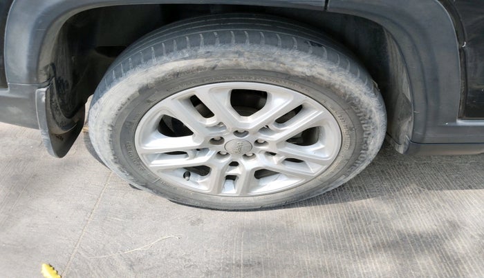 2017 Jeep Compass LIMITED 2.0 DIESEL, Diesel, Manual, 1,09,054 km, tyre