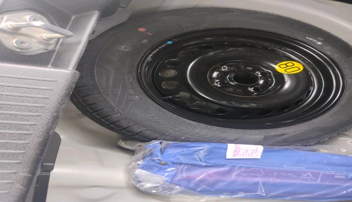 2022 Maruti Baleno ALPHA 1.2 AGS, Petrol, Automatic, 24,855 km, tyre