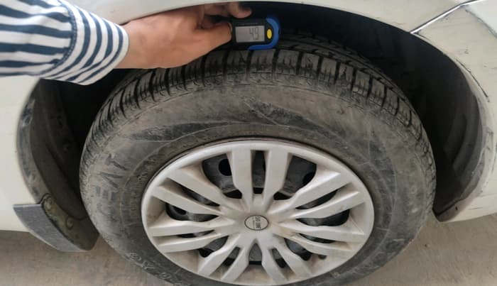 2012 Maruti Swift Dzire VXI, Petrol, Manual, 53,419 km, tyre
