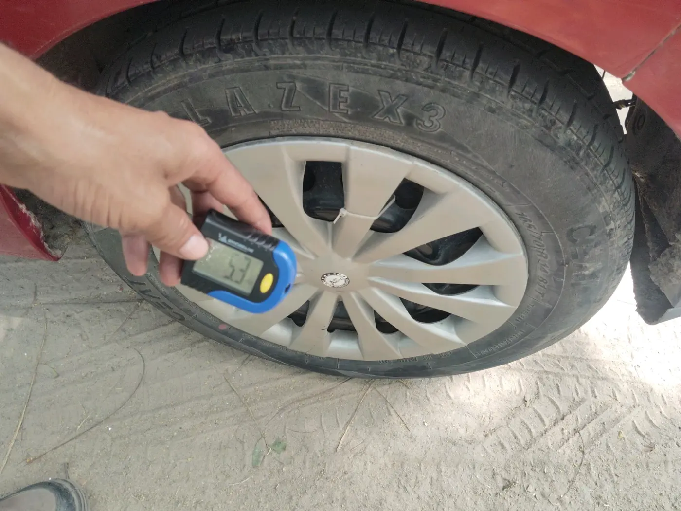2017 Maruti Celerio ZXI AMT, CNG, Automatic, 70,244 km, tyre