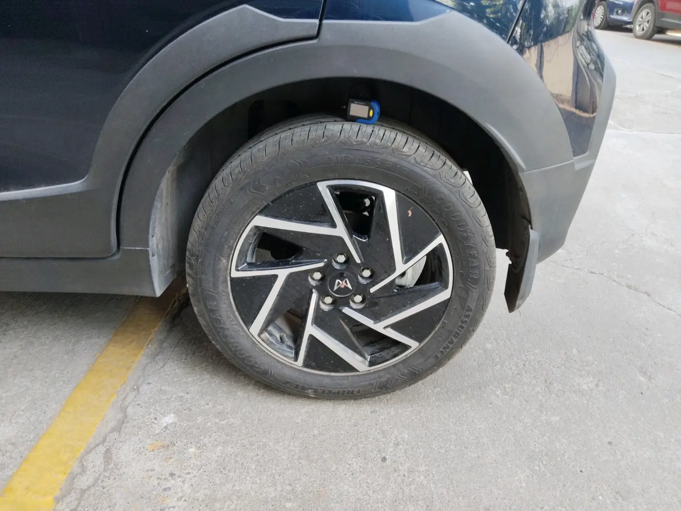 2024 Mahindra XUV 3XO AX7L 1.2 TGDi, Petrol, Manual, 15,008 km, tyre