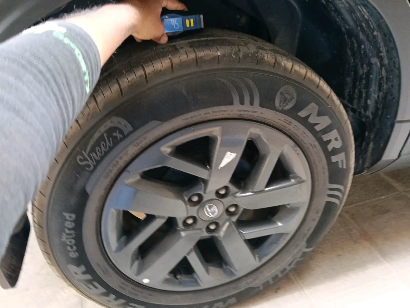 2023 Tata Harrier XTA PLUS 2.0L KRYOTEC DARK EDITION, Diesel, Automatic, 66,133 km, tyre