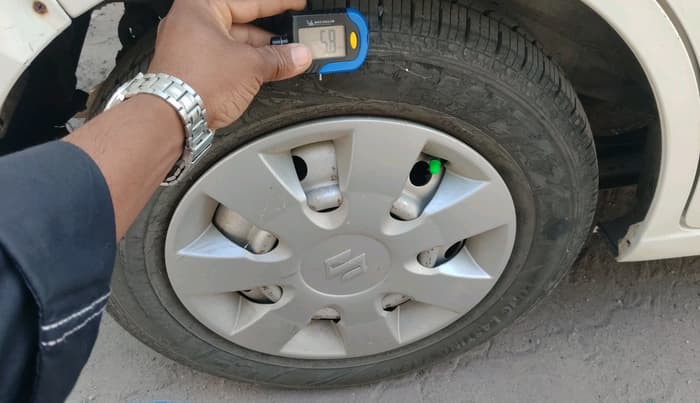 2012 Maruti Wagon R 1.0 LXI, CNG, Manual, 1,17,335 km, tyre