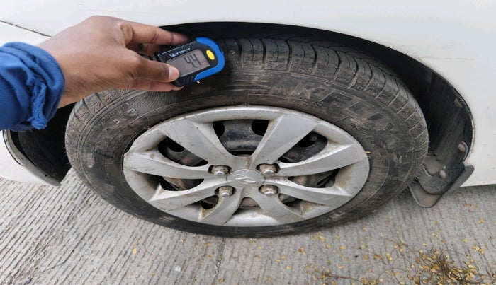 2013 Hyundai Eon MAGNA + LPG, Petrol, Manual, 79,551 km, tyre