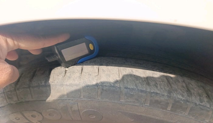 2018 Toyota Corolla Altis VL CVT PETROL, Petrol, Automatic, 1,05,142 km, tyre