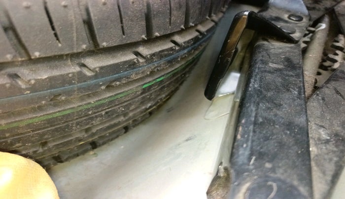 2018 Toyota Corolla Altis VL CVT PETROL, Petrol, Automatic, 1,05,142 km, tyre