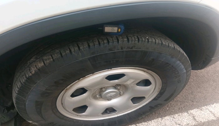 2022 Tata Safari XMA, Diesel, Automatic, 33,705 km, tyre