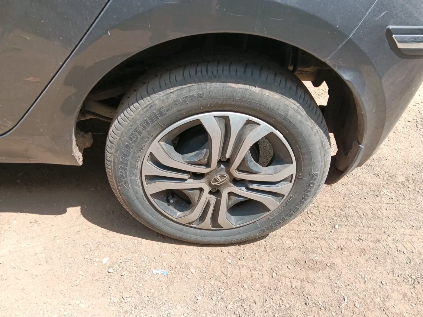 2023 Tata Tiago XZ PLUS CNG, CNG, Manual, 12,916 km, tyre