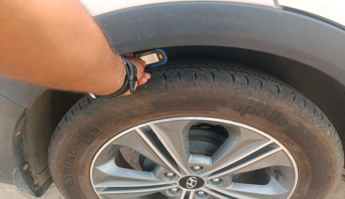 2016 Hyundai Creta SX PLUS AT 1.6 DIESEL, Diesel, Automatic, 1,05,454 km, tyre