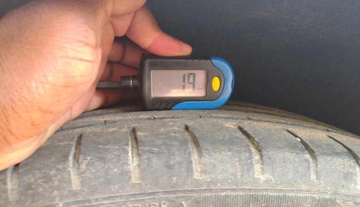 2016 Maruti Baleno ALPHA DIESEL 1.3, Diesel, Manual, 1,00,127 km, tyre