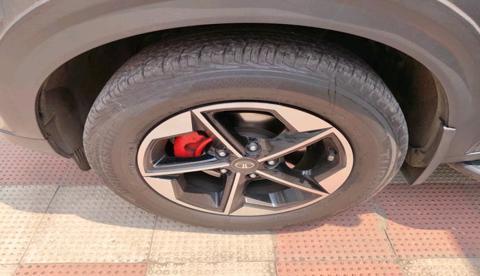 2025 Tata NEXON FEARLESS PLUS S 1.2 REVOTRON 7 DCA DT, Petrol, Automatic, 15,559 km, tyre