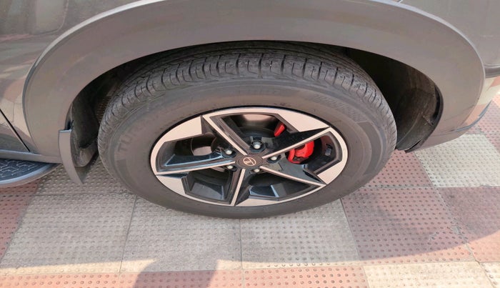 2025 Tata NEXON FEARLESS PLUS S 1.2 REVOTRON 7 DCA DT, Petrol, Automatic, 15,559 km, tyre
