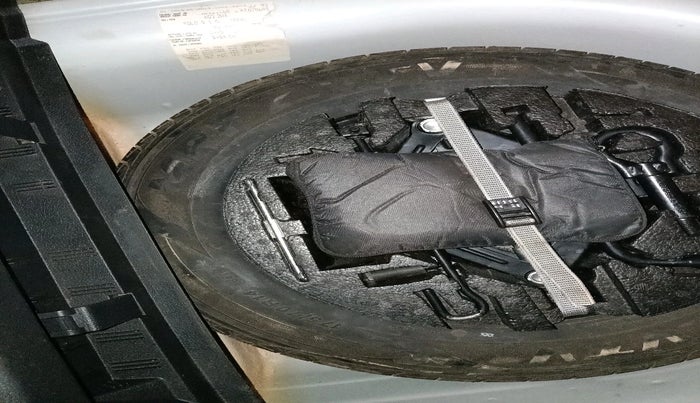 2019 Volkswagen Polo TRENDLINE 1.0L, Petrol, Manual, 79,803 km, tyre