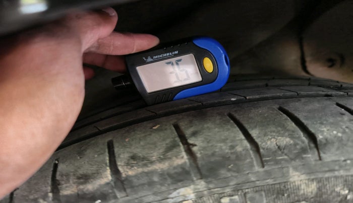 2012 Hyundai Verna FLUIDIC 1.6 CRDI SX, Diesel, Manual, 58,195 km, tyre