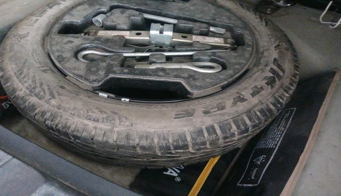 2015 Maruti S Cross ZETA 1.3, Diesel, Manual, 96,778 km, tyre