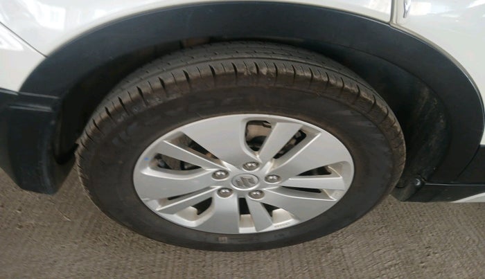 2015 Maruti S Cross ZETA 1.3, Diesel, Manual, 96,778 km, tyre