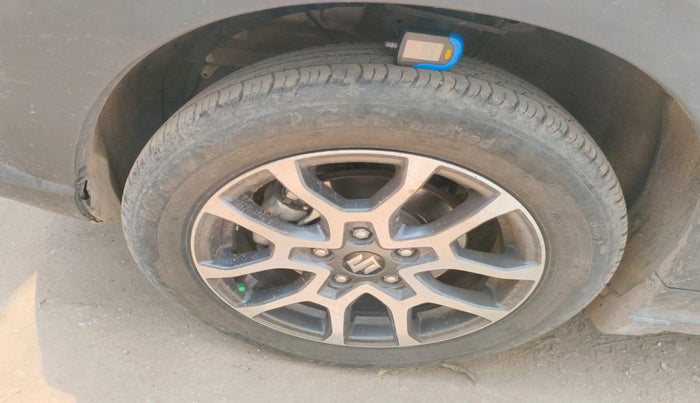 2024 Maruti XL6 ZETA CNG, CNG, Manual, 88,576 km, tyre