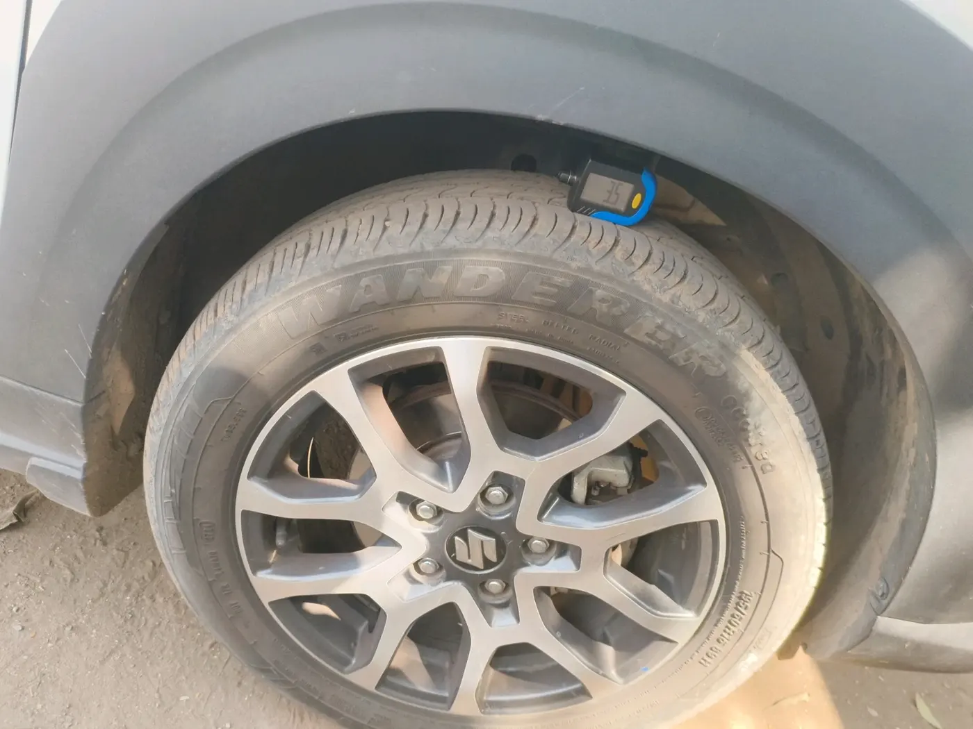 2024 Maruti XL6 ZETA CNG, CNG, Manual, 88,576 km, tyre