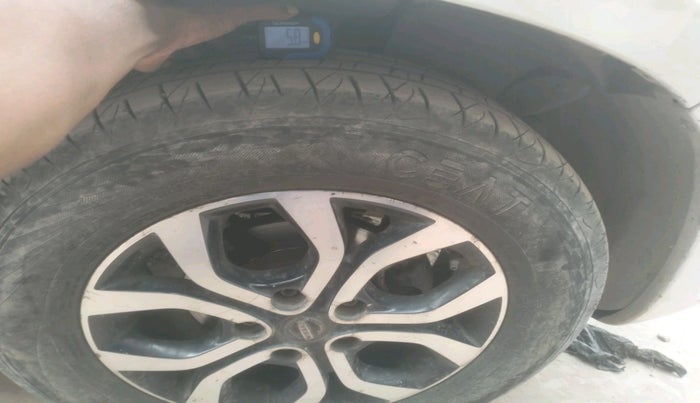 2015 Nissan Terrano XL O (D), Diesel, Manual, 1,17,589 km, tyre