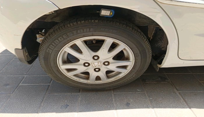 2014 Honda Brio VX AT, Petrol, Automatic, 40,383 km, tyre