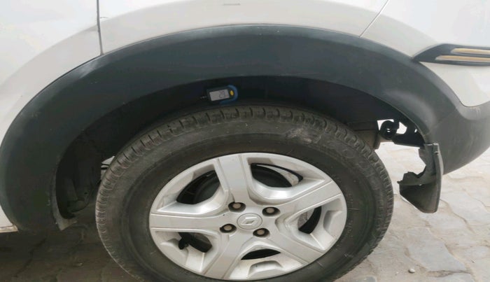 2019 Renault TRIBER RXZ, Petrol, Manual, 1,18,970 km, tyre