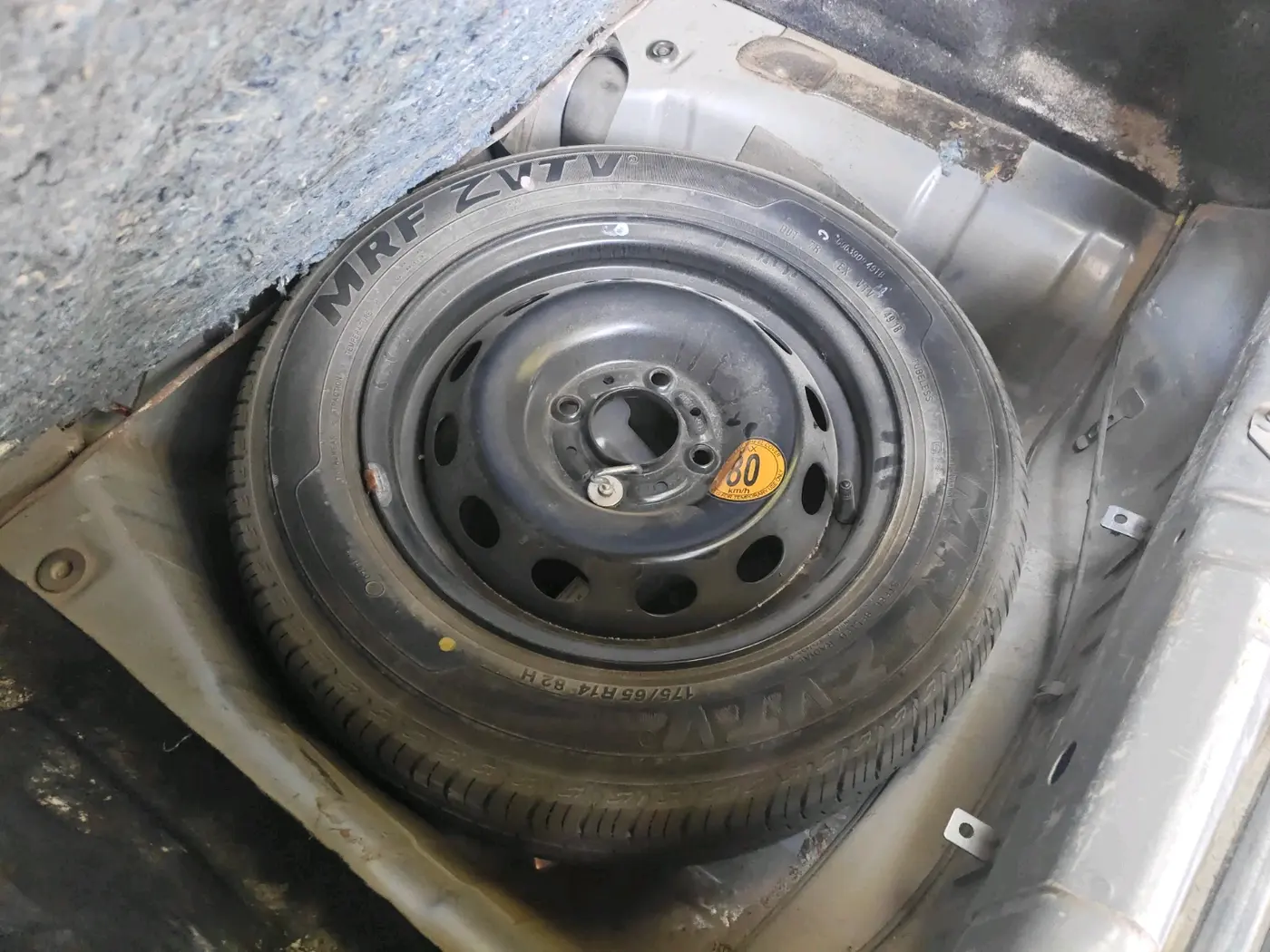 2019 Tata Tiago XZ PLUS PETROL, Petrol, Manual, 80,586 km, tyre