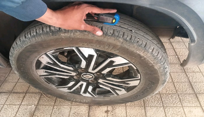 2022 Renault Kiger RXT (O) MT, Petrol, Manual, 76,074 km, tyre