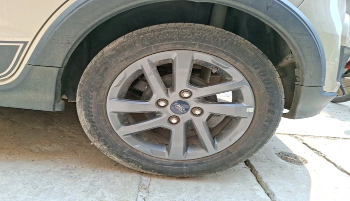 2019 Ford FREESTYLE TITANIUM PLUS 1.2 PETROL, Petrol, Manual, 23,598 km, tyre