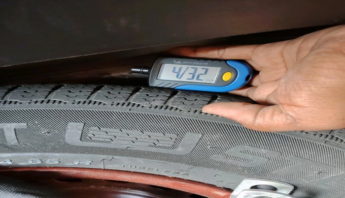 2024 Nissan MAGNITE  XE AMT EZ Shift, CNG, Automatic, 10,482 km, tyre