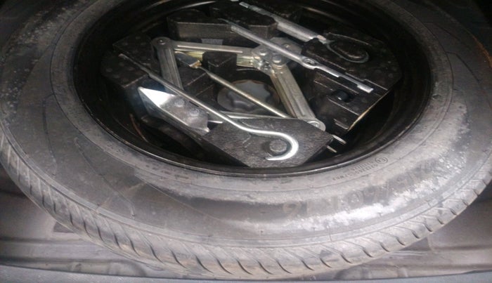 2023 MG ASTOR SAVVY 1.3 TURBO AT S RED, Petrol, Automatic, 31,676 km, tyre