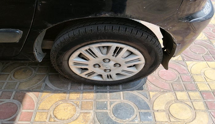 2011 Hyundai Santro Xing GLS LPG, Petrol, Manual, 1,02,449 km, tyre