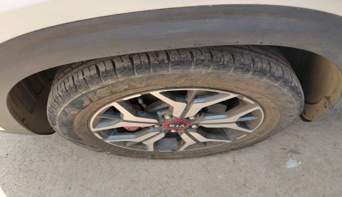 2020 KIA SELTOS GTX PLUS DCT 1.4 PETROL, Petrol, Automatic, 1,05,853 km, tyre