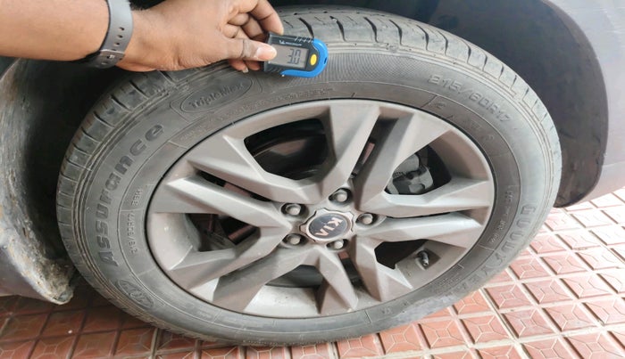 2019 KIA SELTOS HTX IVT 1.5 PETROL, Petrol, Automatic, 1,18,997 km, tyre