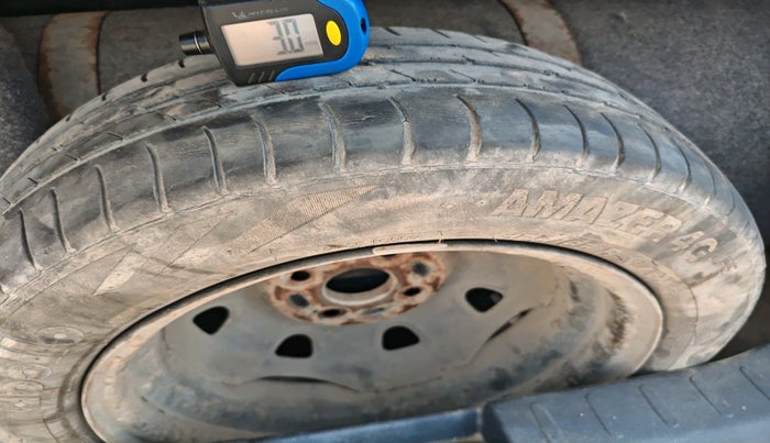 2016 Maruti Alto K10 LXI, CNG, Manual, 1,09,065 km, tyre