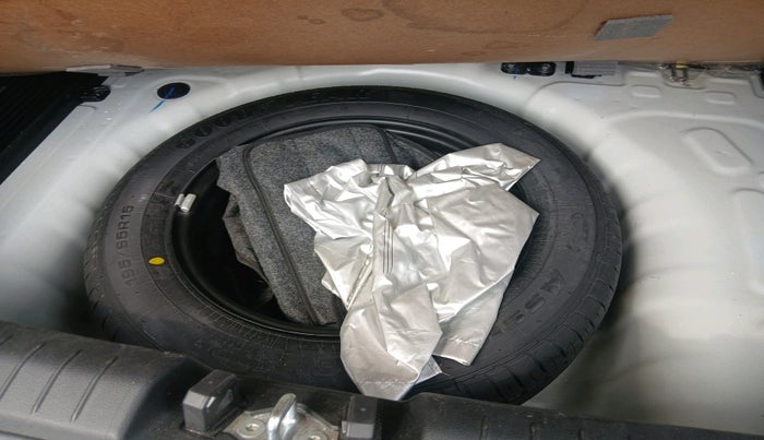 2023 Hyundai VENUE SX 1.2 PETROL, Petrol, Manual, 7,952 km, tyre