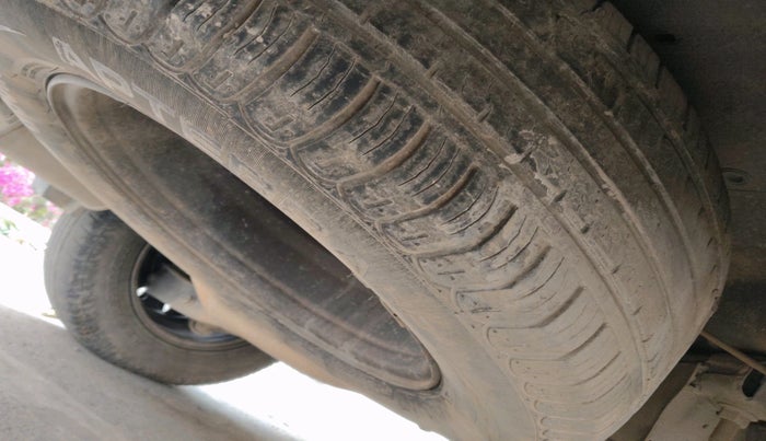 2014 Mahindra XUV500 W6, Diesel, Manual, 1,94,462 km, tyre