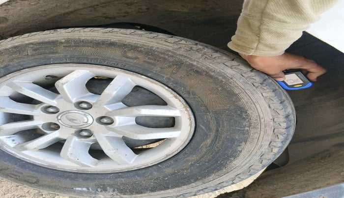 2016 Mahindra TUV300 T8, Diesel, Manual, 95,174 km, tyre